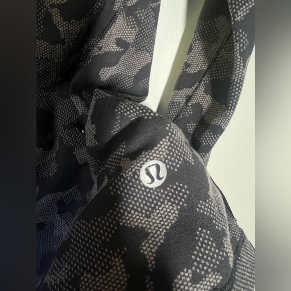 Lululemon Run Briskly 1/2 Zip Jacket Size 2 Heritage Camo Jacquard Black - Picture 9 of 12